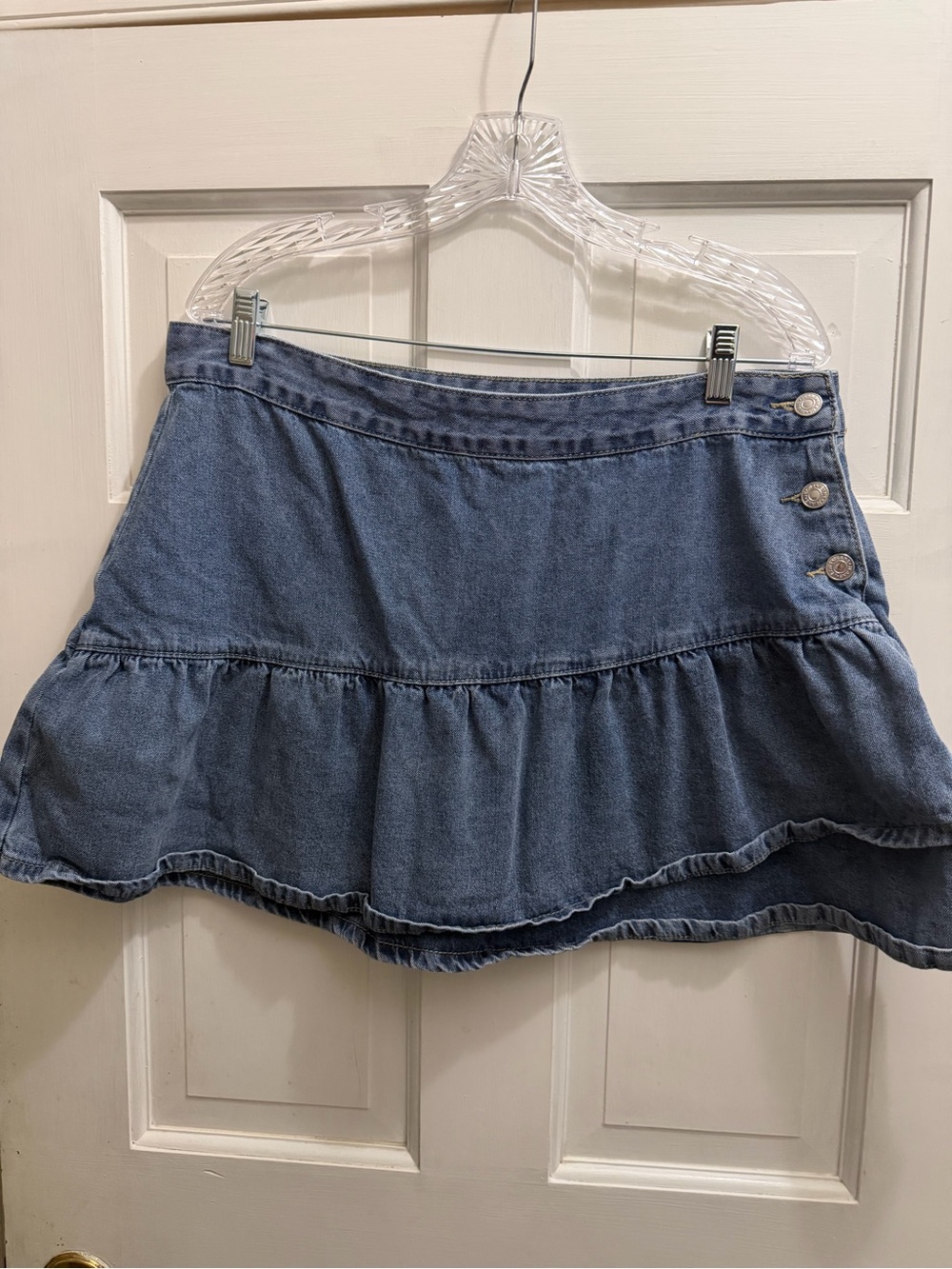 Women’s Light Wash Denim Ruffle Mini Skirt Side Button Y2K Flared Jean Skirt - Picture 2 of 5